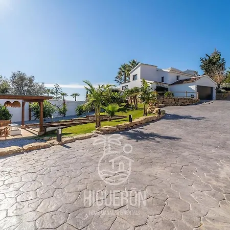Higueronrentals Centinela Villa *