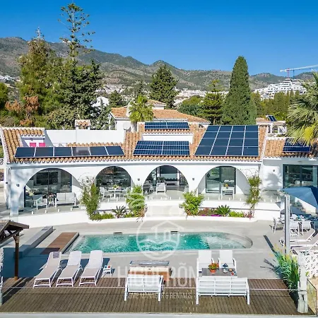 Higueronrentals Centinela Villa